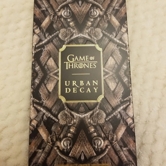 Urban Decay Game of Thrones Eyeshadow Palette - Picture 4 of 7